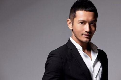 黄晓明的背景很硬,背景深厚，星光璀璨的娱乐圈传奇